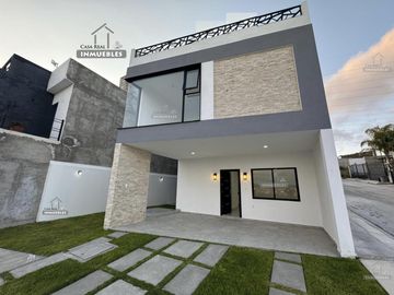 Casa en Fraccionamiento Privada Camino Real