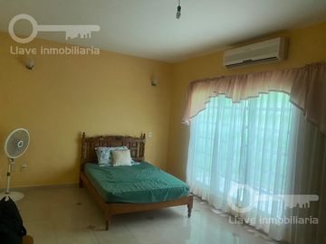 Casa en Venta en calle Estado de México, Col. Petrolera, Coatzacoalcos, Ver.