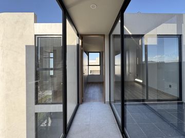 CASA EN VENTA EN FRACCIONAMIENTO MONTERREAL, CHOLULA RIVADAVIA.