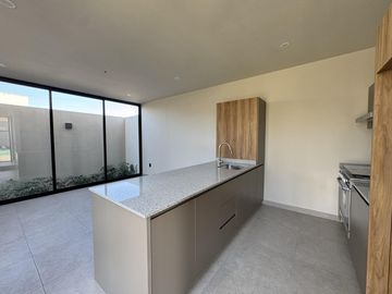 CASA EN VENTA EN FRACCIONAMIENTO MONTERREAL, CHOLULA RIVADAVIA.