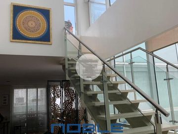 Departamento Venta Lomas del Pedregal, con Roof de 238.00m2.