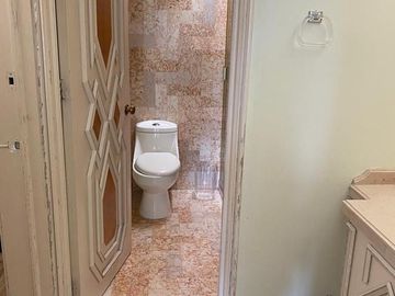 En venta Casa en Tecamachalco, para remodelar con muy buen potencial (D)