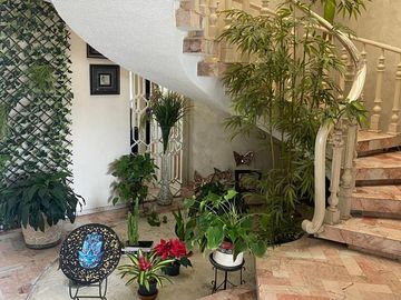 En venta Casa en Tecamachalco, para remodelar con muy buen potencial (D)