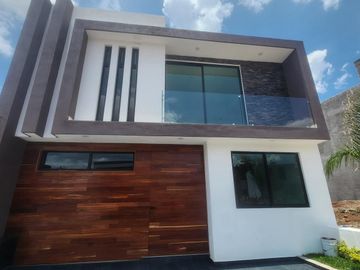 Casa en Venta  Altozano Fraccionamiento privado, Recamara en PB