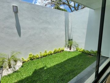 Casa en Venta  Altozano Fraccionamiento privado, Recamara en PB