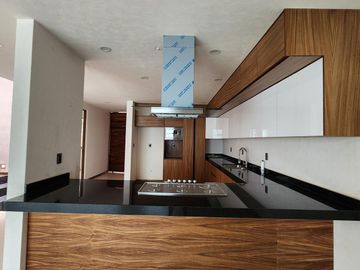 Casa en Venta  Altozano Fraccionamiento privado, Recamara en PB