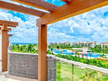 Departamento en Venta Frente Al Mar en Playa del Carmen, piscina de 3,000 m2!