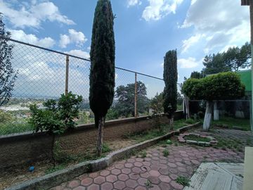 Casa en venta con tres habitaciones y jardín en Tizatlan, Tlaxcala.