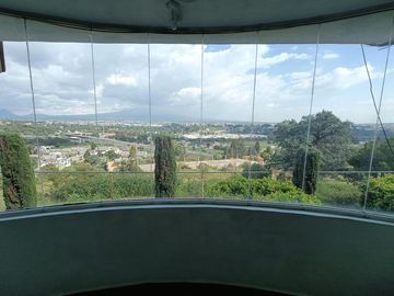 Casa en venta con tres habitaciones y jardín en Tizatlan, Tlaxcala.