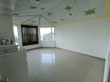 Casa en venta con tres habitaciones y jardín en Tizatlan, Tlaxcala.
