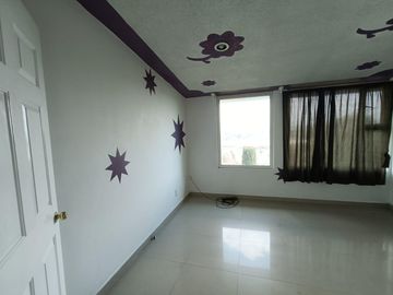 Casa en venta con tres habitaciones y jardín en Tizatlan, Tlaxcala.