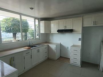 Casa en venta con tres habitaciones y jardín en Tizatlan, Tlaxcala.