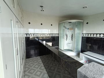 Casa en venta con tres habitaciones y jardín en Tizatlan, Tlaxcala.