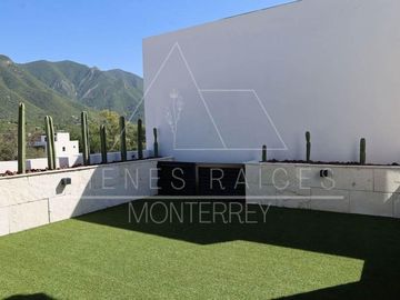 Casa en venta en carretera nacional a la altura de el uro