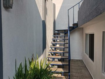 Venta Casa Sola con Recámaras en PB, Lomas de San Antón