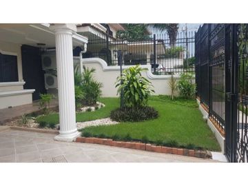 VENTA  CASA CON PISCINA EN LA ALAMEDA