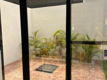 VENTA CASA EN CANCUN  3 HABITACIONES ALBERCA, PADEL, GYM