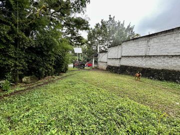 Terreno con cabaña en venta en La Estanzuela Ver, acceso directo a calle.