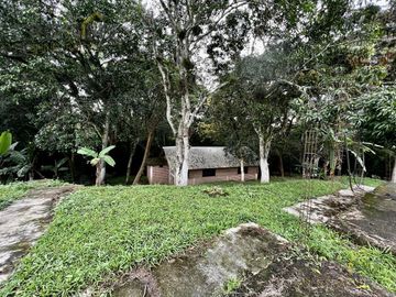 Terreno con cabaña en venta en La Estanzuela Ver, acceso directo a calle.