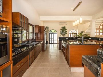 VILLA EN VENTA EN CANCUN