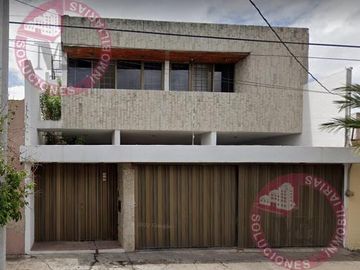 Amplia Casa en Venta Colonia Primavera, Ags.