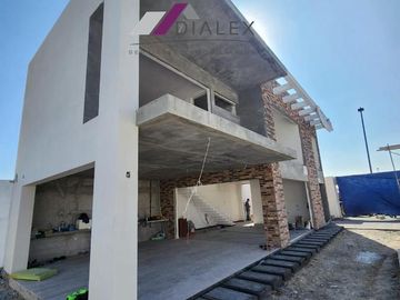 Propiedad a 11 min del Autódromo, LOS PORTALES en Zuazua terreno de 375 M2