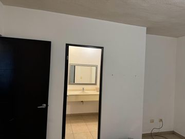 CASA EN VENTA cerca de madeira PASEO DE CUMBRES 4TO SECTOR MONTERREY