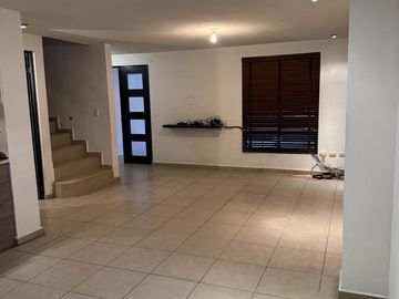 CASA EN VENTA cerca de madeira PASEO DE CUMBRES 4TO SECTOR MONTERREY