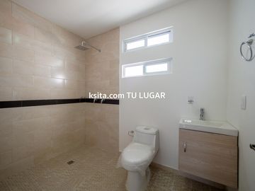 Casa en venta en Barrio de Nuevo León, Cuautlancingo, Puebla.