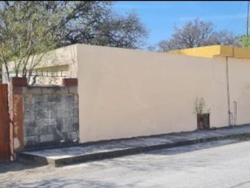 Casa en Venta  de un piso Centro del Municipio de Paras N.L.