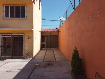 VENTA DE CASA SOLA EN CAPULTITLAN TOLUCA