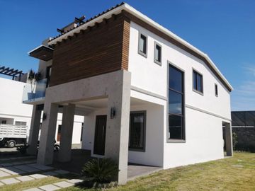Casa en condominio - San Miguel Totocuitlapilco
