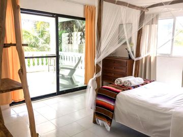 Casa Frente al Mar en Las Hermosas Playas de El Cuyo, Yucatán