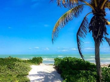 Casa Frente al Mar en Las Hermosas Playas de El Cuyo, Yucatán
