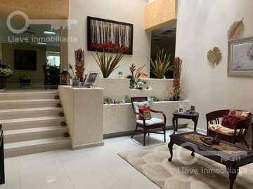 Venta y Renta de Casa amueblada con 3 habitaciones en calle Cuauhtémoc, Col. Centro, Coatzacoalcos, Ver.