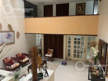 Venta y Renta de Casa amueblada con 3 habitaciones en calle Cuauhtémoc, Col. Centro, Coatzacoalcos, Ver.