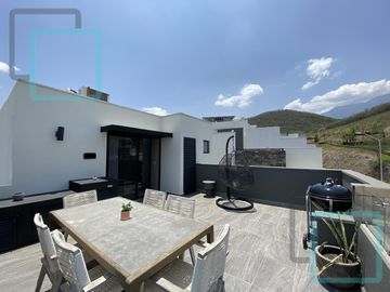 CASA EN VENTA EN EL BARRO ZONA CARRETERA NACIONAL MONTERREY