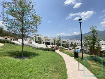 CASA EN VENTA EN EL BARRO ZONA CARRETERA NACIONAL MONTERREY