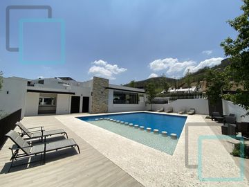 CASA EN VENTA EN EL BARRO ZONA CARRETERA NACIONAL MONTERREY