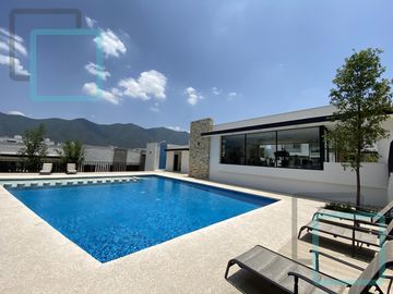 CASA EN VENTA EN EL BARRO ZONA CARRETERA NACIONAL MONTERREY