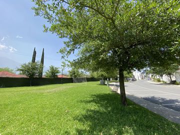 CASA EN VENTA LAS GRANADAS ZONA CARRETERA NACIONAL MONTERREY