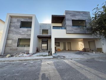 Casa en Venta en Ahuehuete Valle Alto