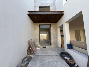 Casa en Venta en Ahuehuete Valle Alto