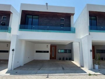 Ultimas casas en venta con tres habitaciones en fraccionamiento cerrado en Tlaxcala.