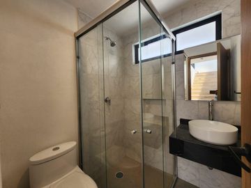 Casa Nueva en Venta atras de Plaza San Diego fraccionamiento Cortijo de San Diego