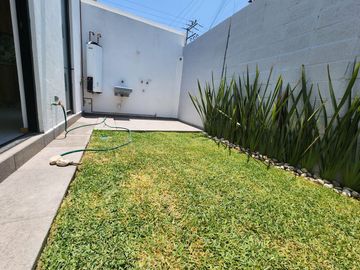 Casa Nueva en Venta atras de Plaza San Diego fraccionamiento Cortijo de San Diego