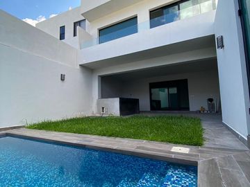 Casa en venta en Alamosur, Santiago.
