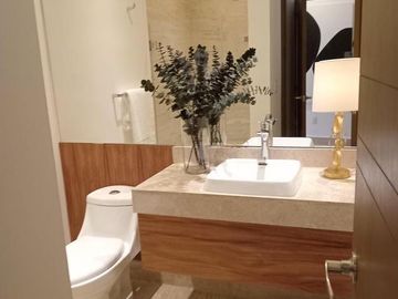 Casa en venta en Cancún con alberca en residencial privado!
