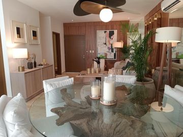 Casa en venta en Cancún con alberca en residencial privado!