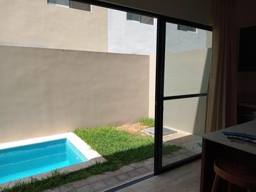 Casa en venta en Cancún con alberca en residencial privado!